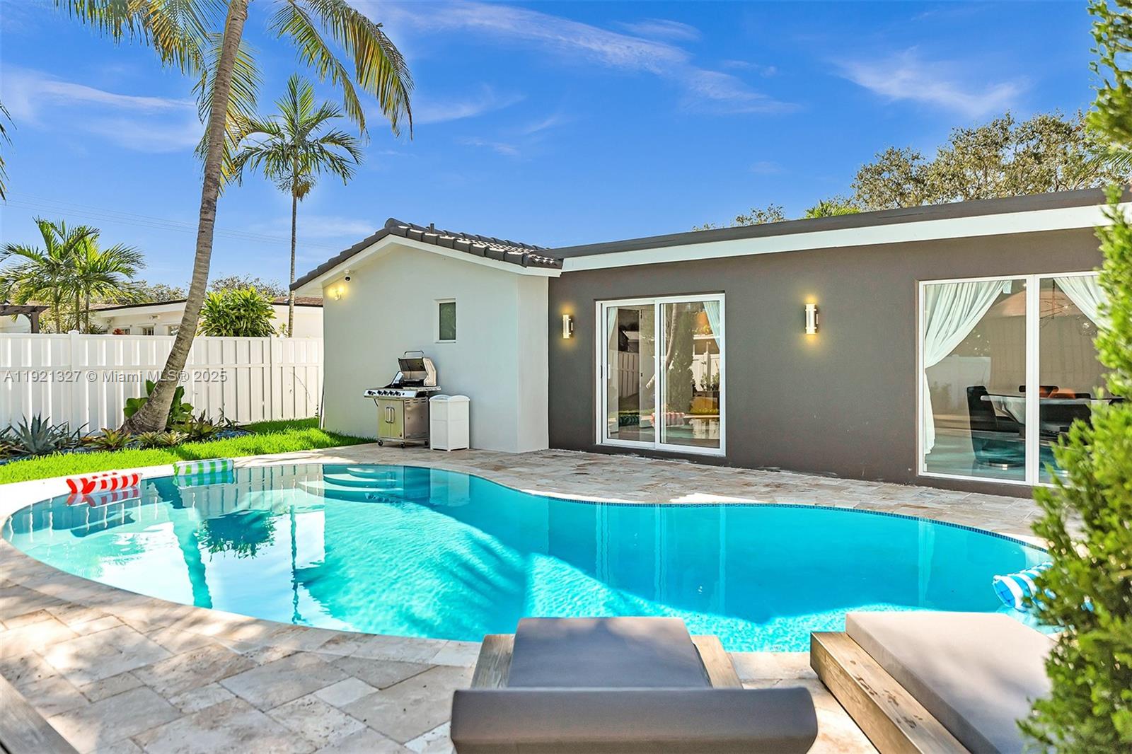 5005 Johnson St Hollywood, FL 33021