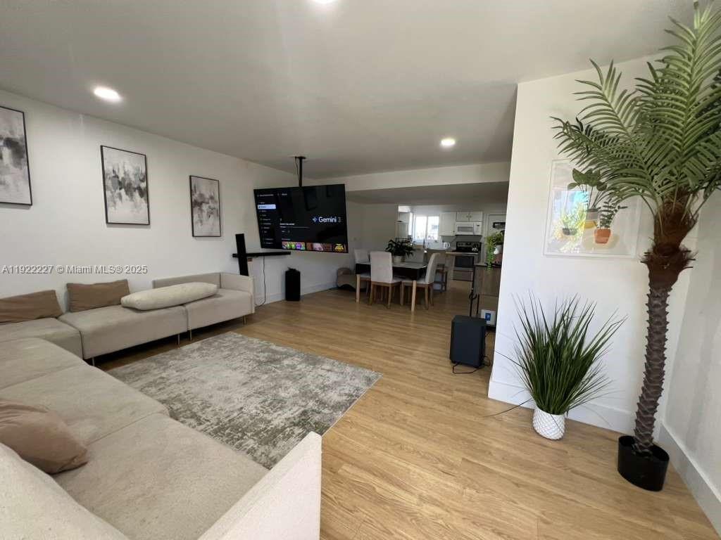 1480 NE 151st St #101