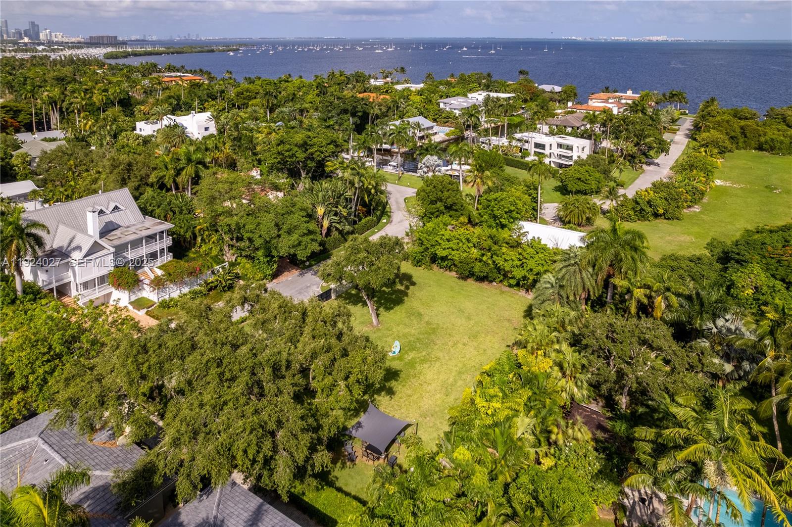 3400 S Moorings Way Coconut Grove, FL 33133