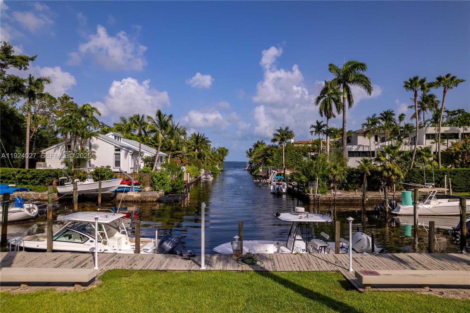 3400 S Moorings Way Coconut Grove, FL 33133