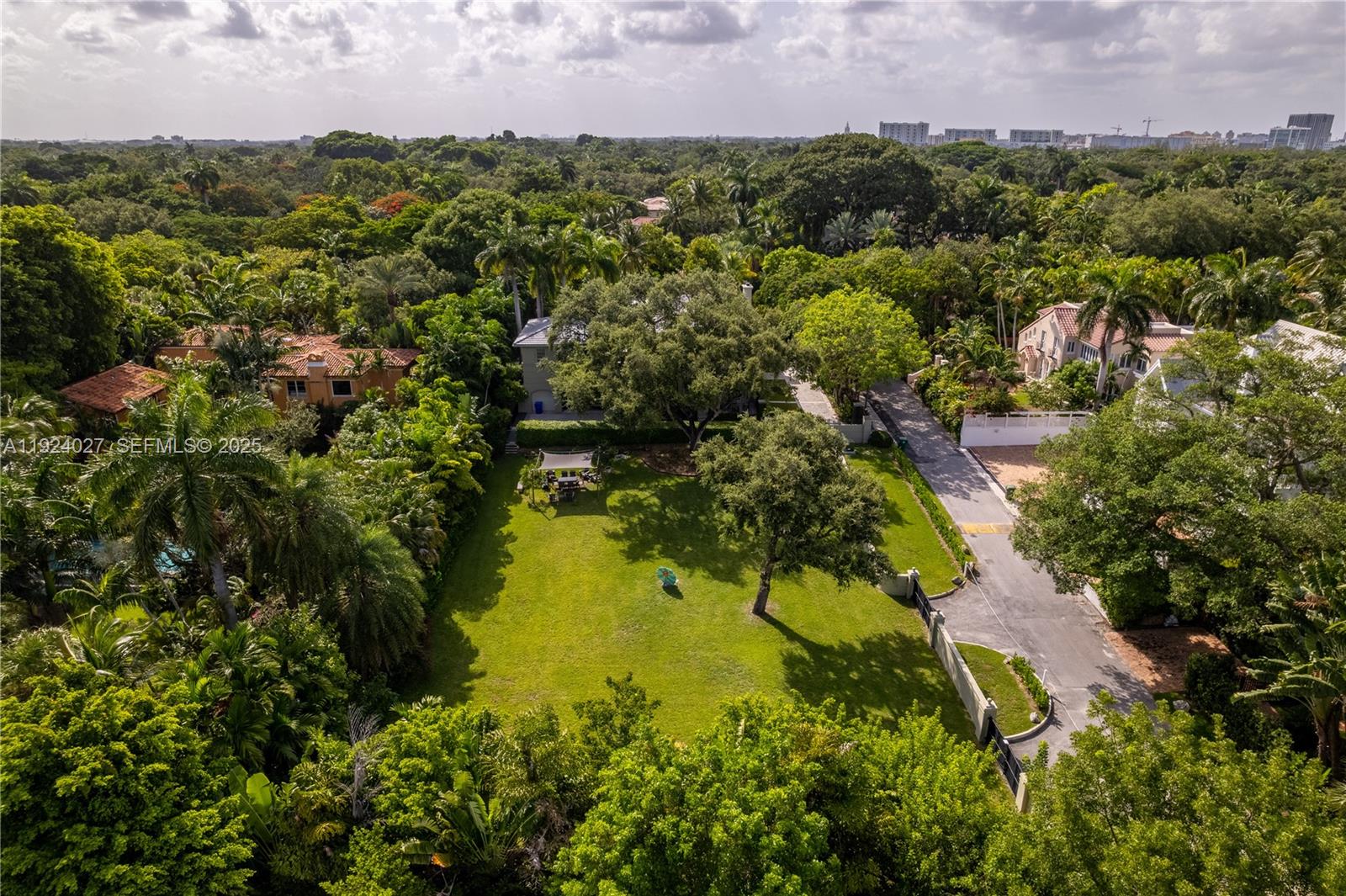 3400 S Moorings Way Coconut Grove, FL 33133