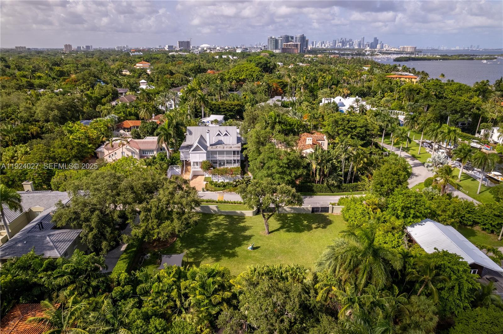 3400 S Moorings Way Coconut Grove, FL 33133