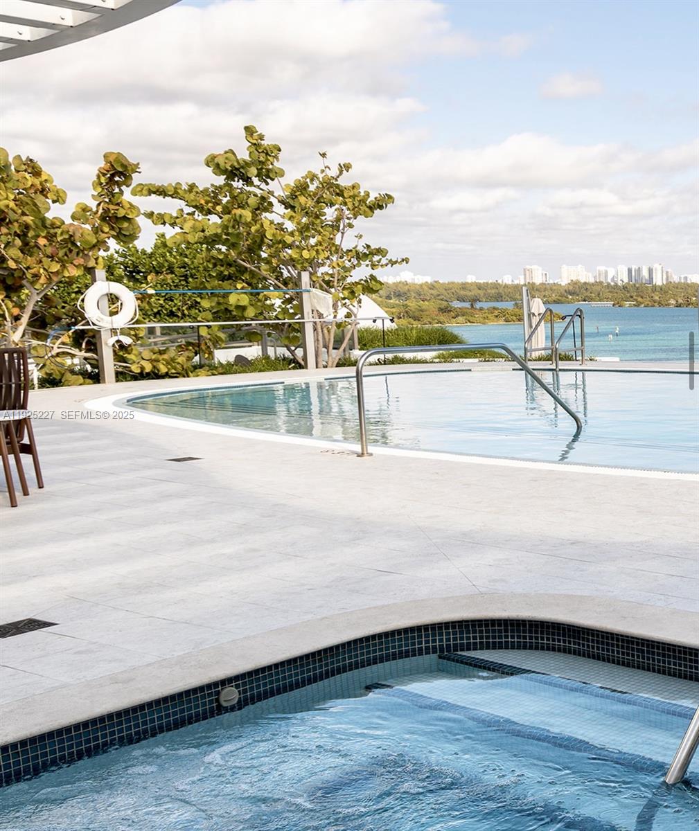 1135 E 103rd St #402 Bay Harbor Islands, FL 33154