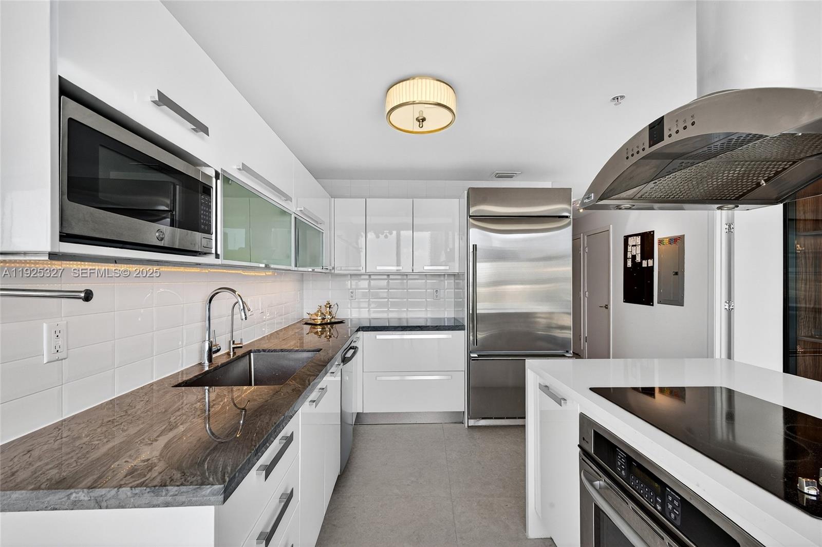 601 NE 36th St #1101 Miami, FL 33137