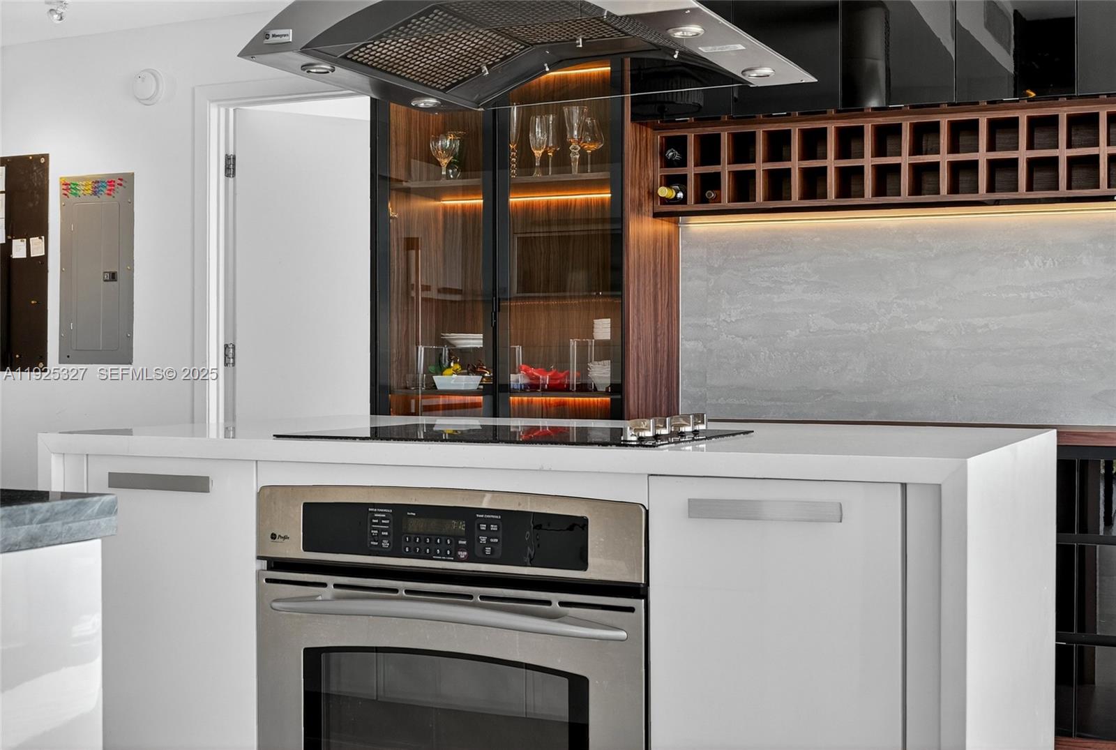 601 NE 36th St #1101 Miami, FL 33137