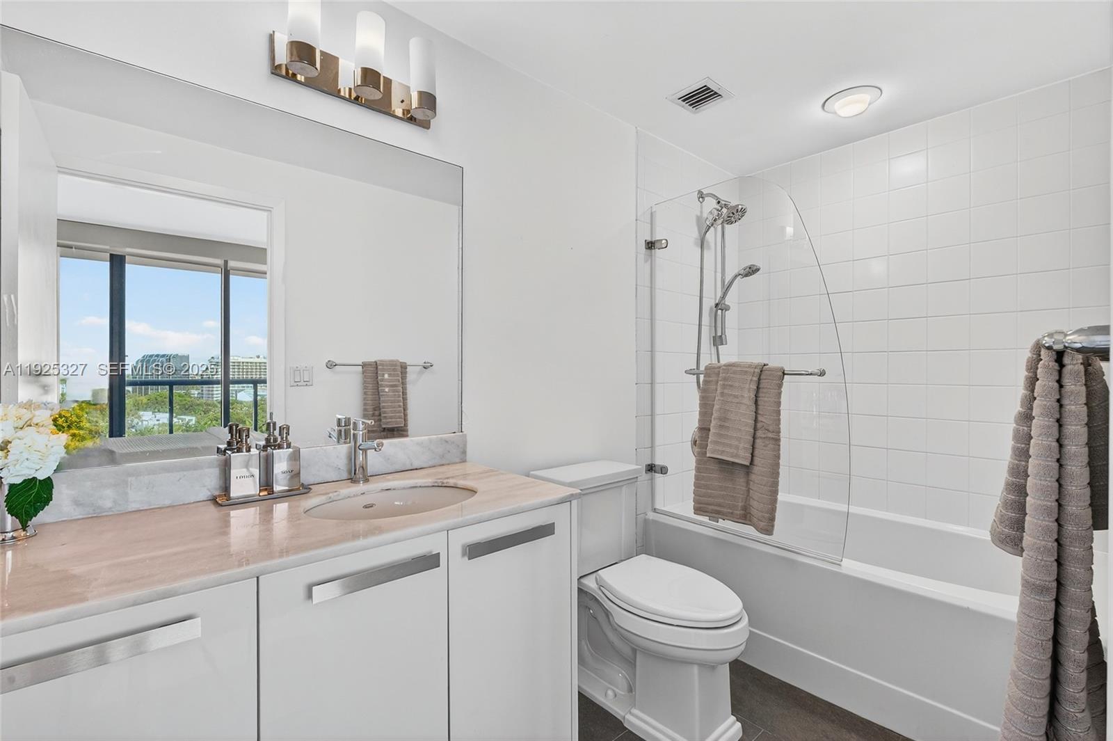 601 NE 36th St #1101 Miami, FL 33137