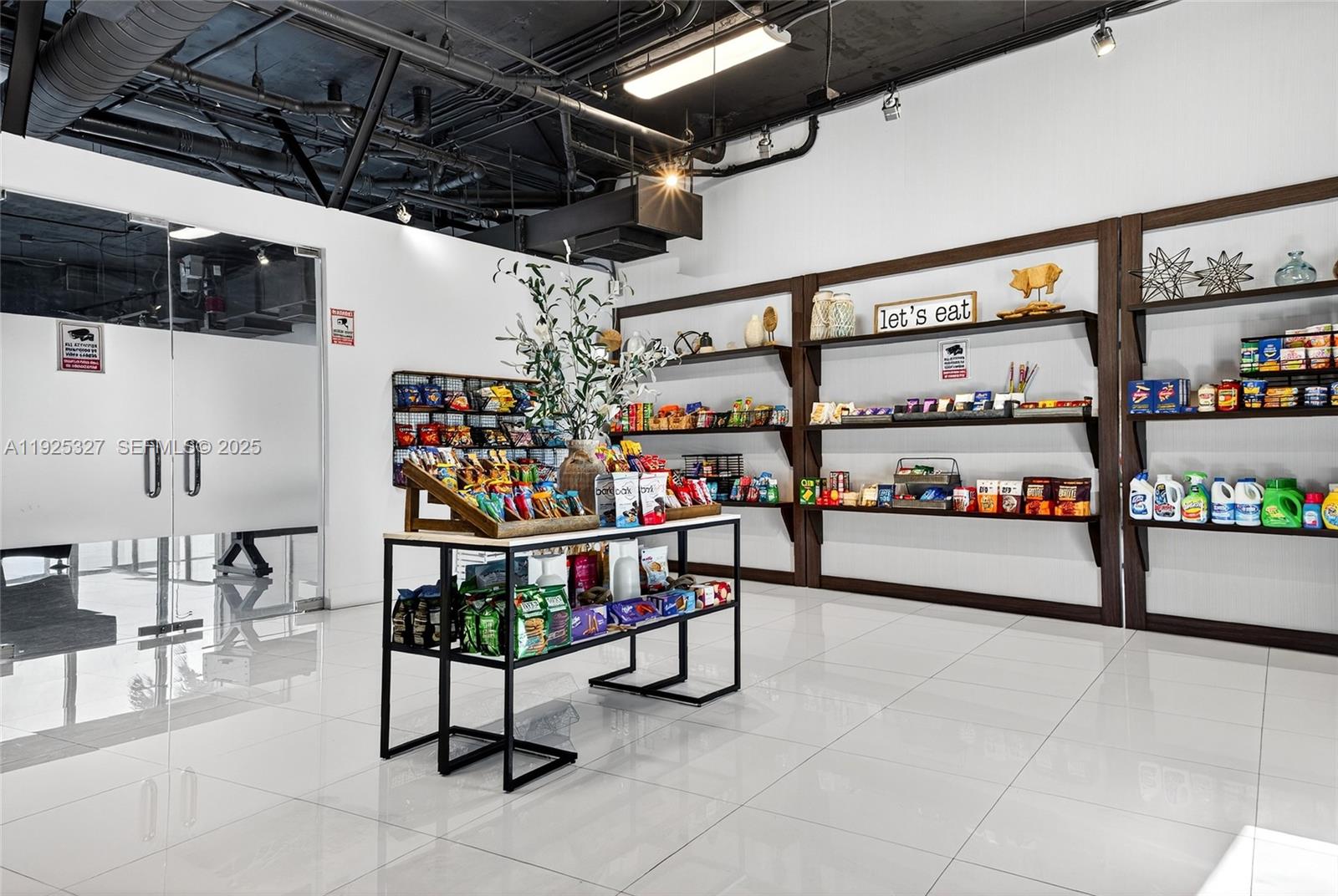 601 NE 36th St #1101 Miami, FL 33137