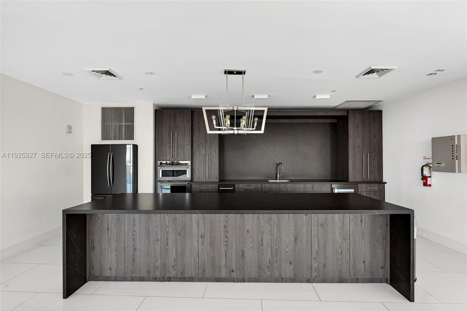 601 NE 36th St #1101 Miami, FL 33137