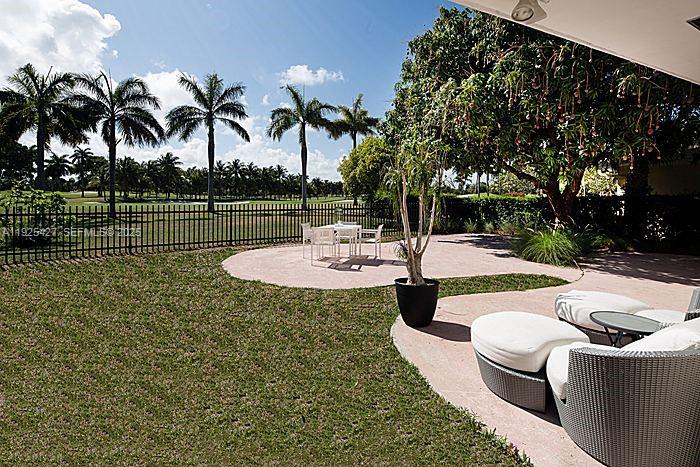 5570 La Gorce Dr Miami Beach, FL 33140