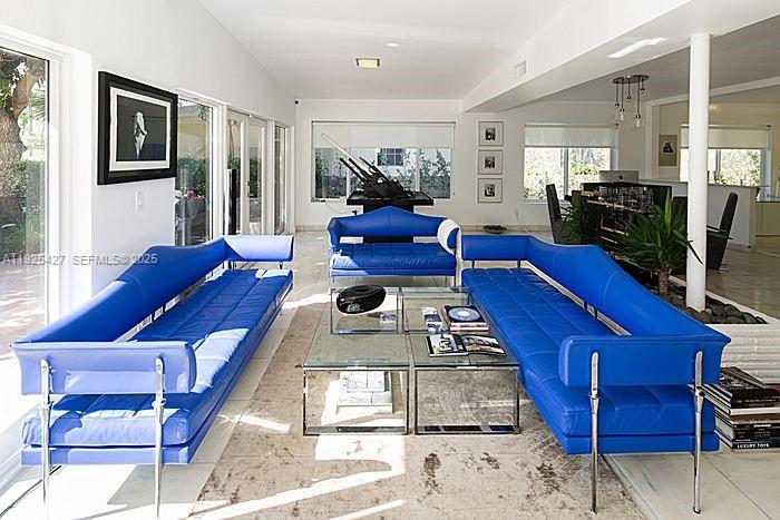 5570 La Gorce Dr Miami Beach, FL 33140