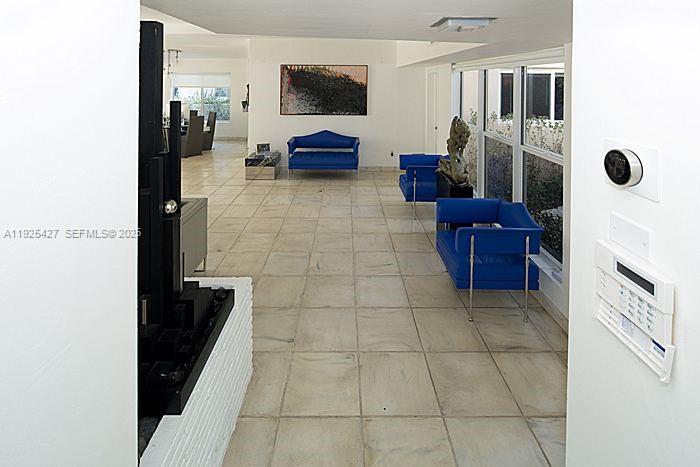 5570 La Gorce Dr Miami Beach, FL 33140