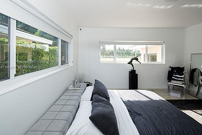 5570 La Gorce Dr Miami Beach, FL 33140