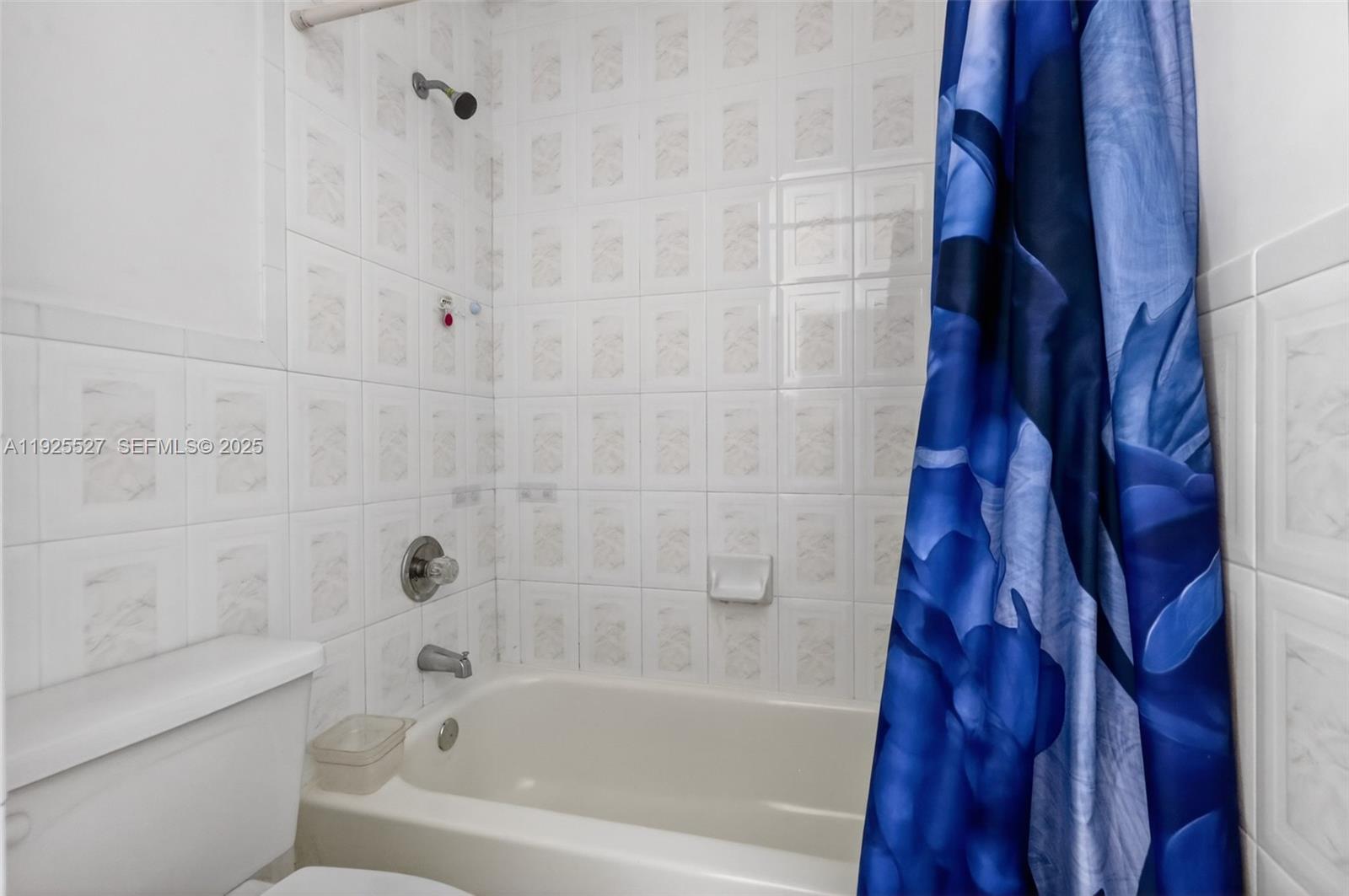 18615 NW 84th Pl #103-1 Hialeah, FL 33015