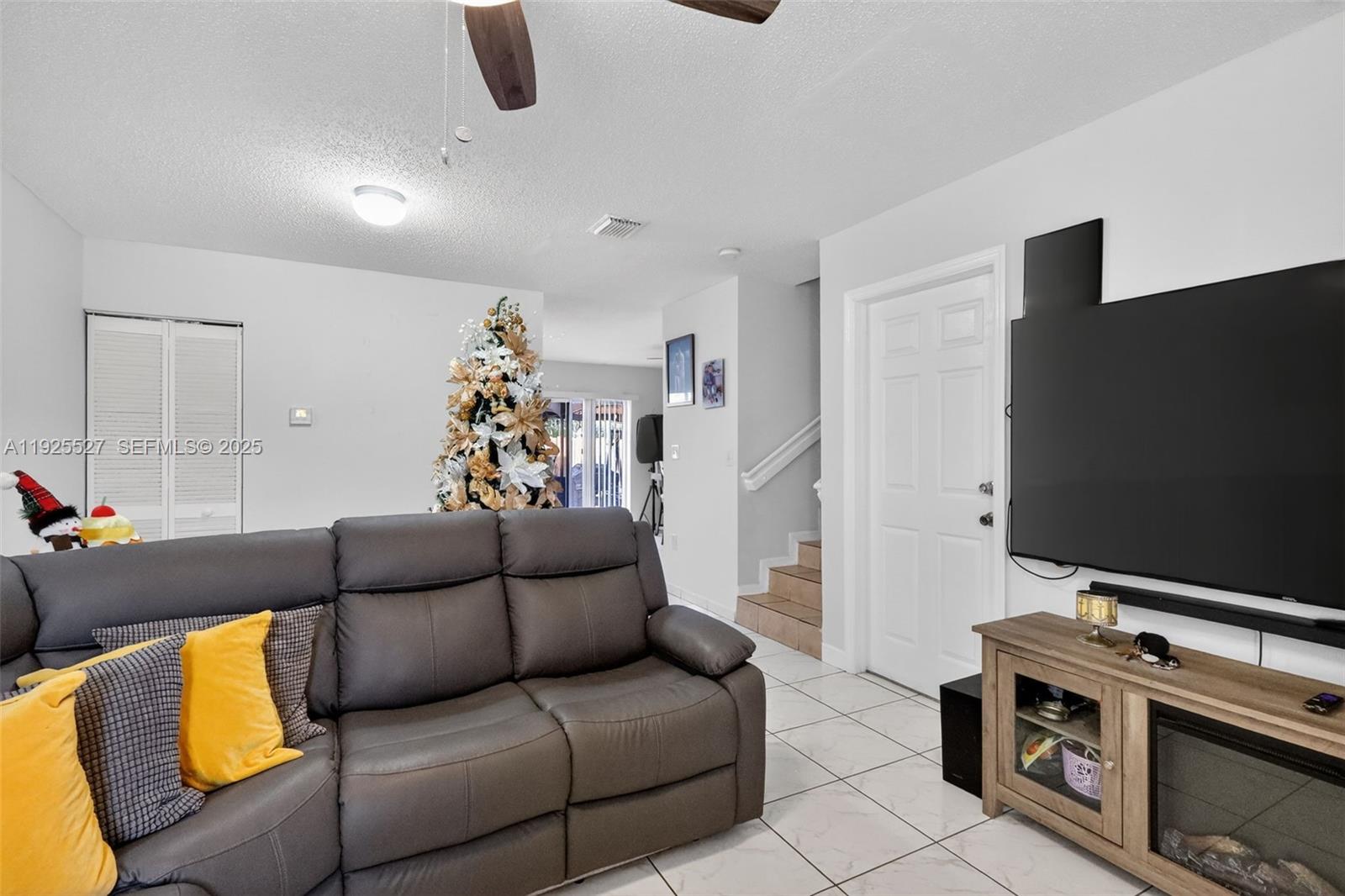 18615 NW 84th Pl #103-1 Hialeah, FL 33015