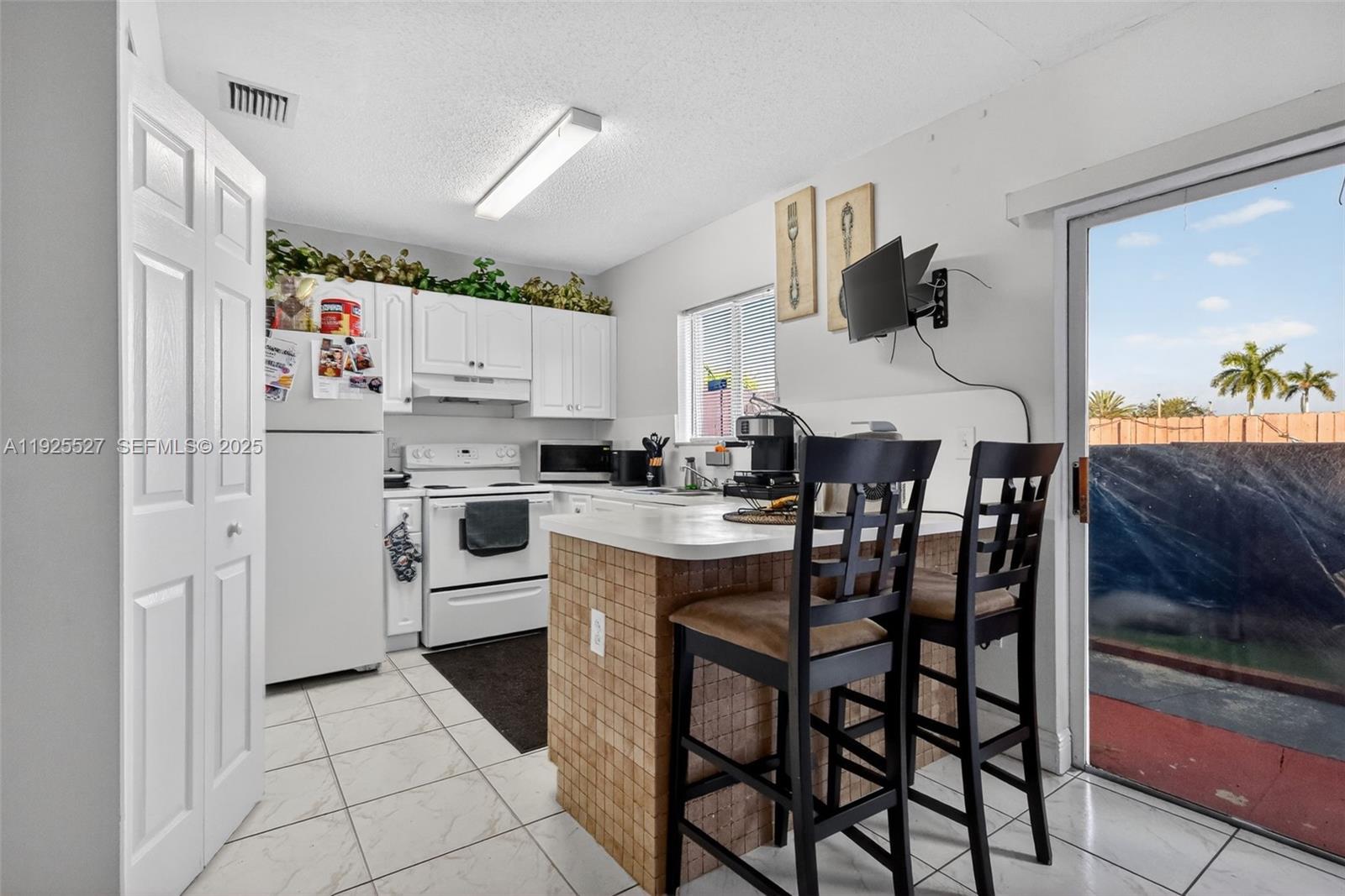 18615 NW 84th Pl #103-1 Hialeah, FL 33015