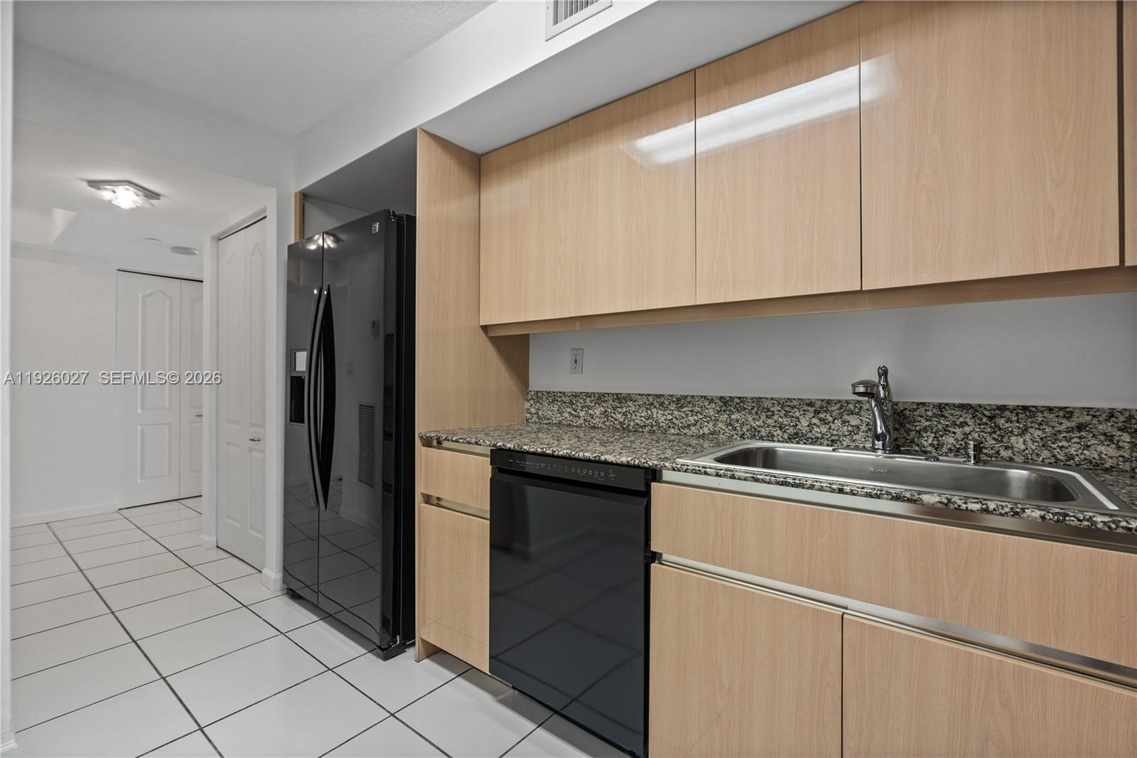 5757 Collins Ave #707 Miami Beach, FL 33140