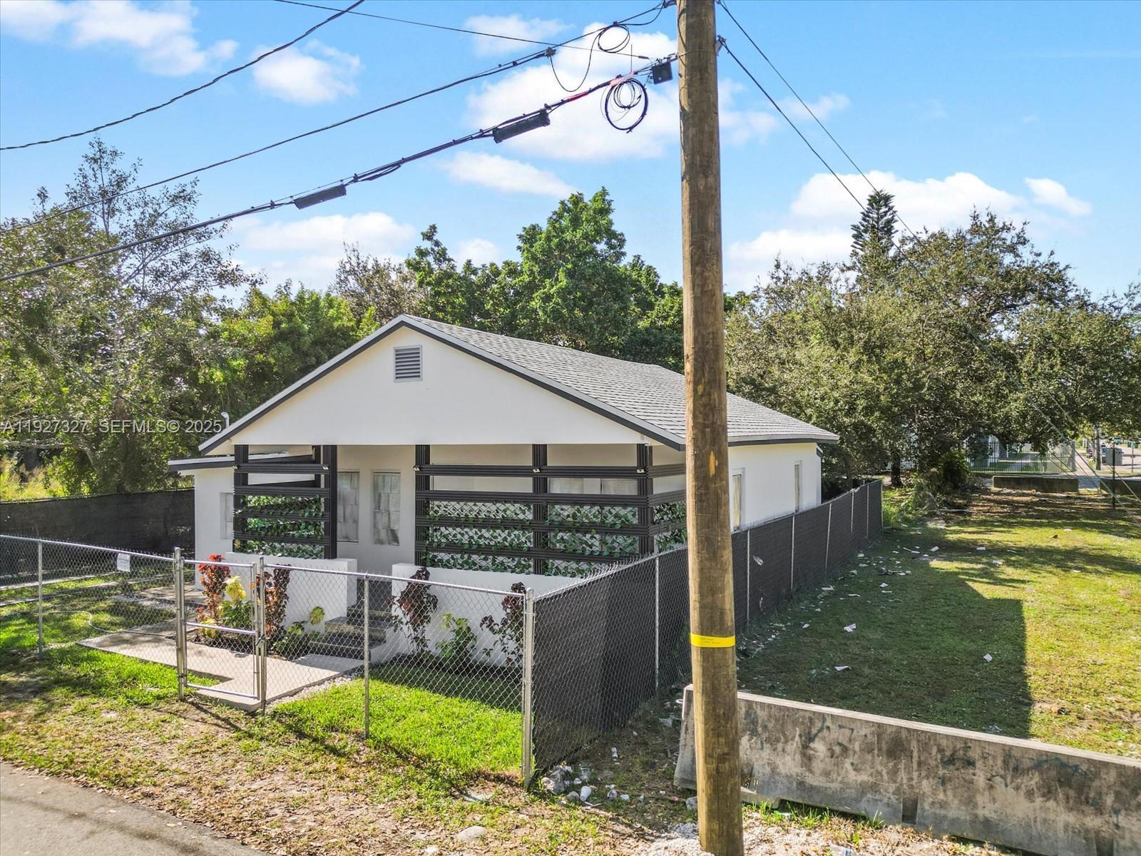 6318 NW 19th Ct Miami, FL 33147