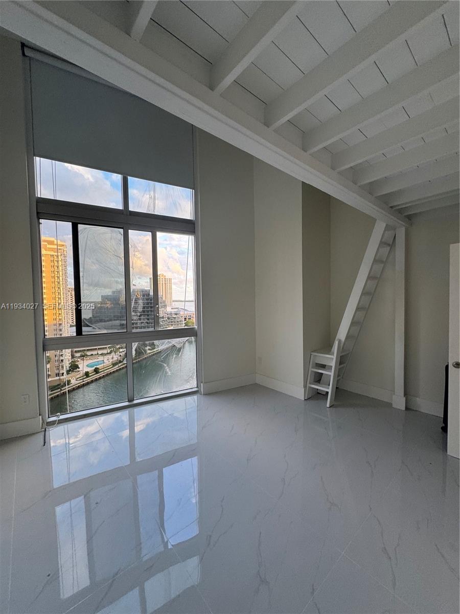 image Icon Brickell II24