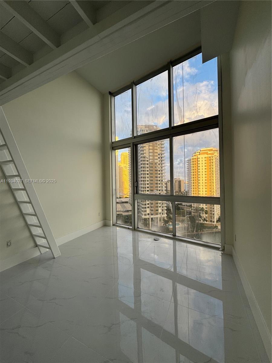 image Icon Brickell II26