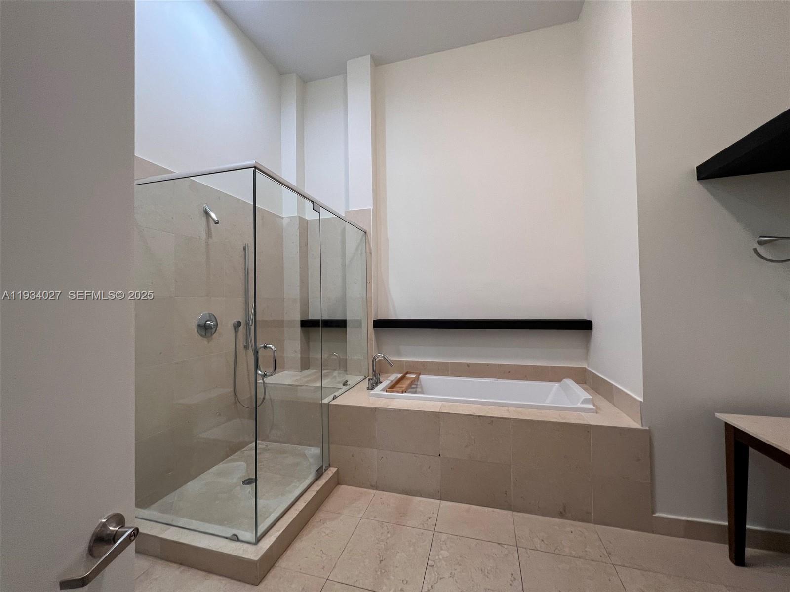 image Icon Brickell II36