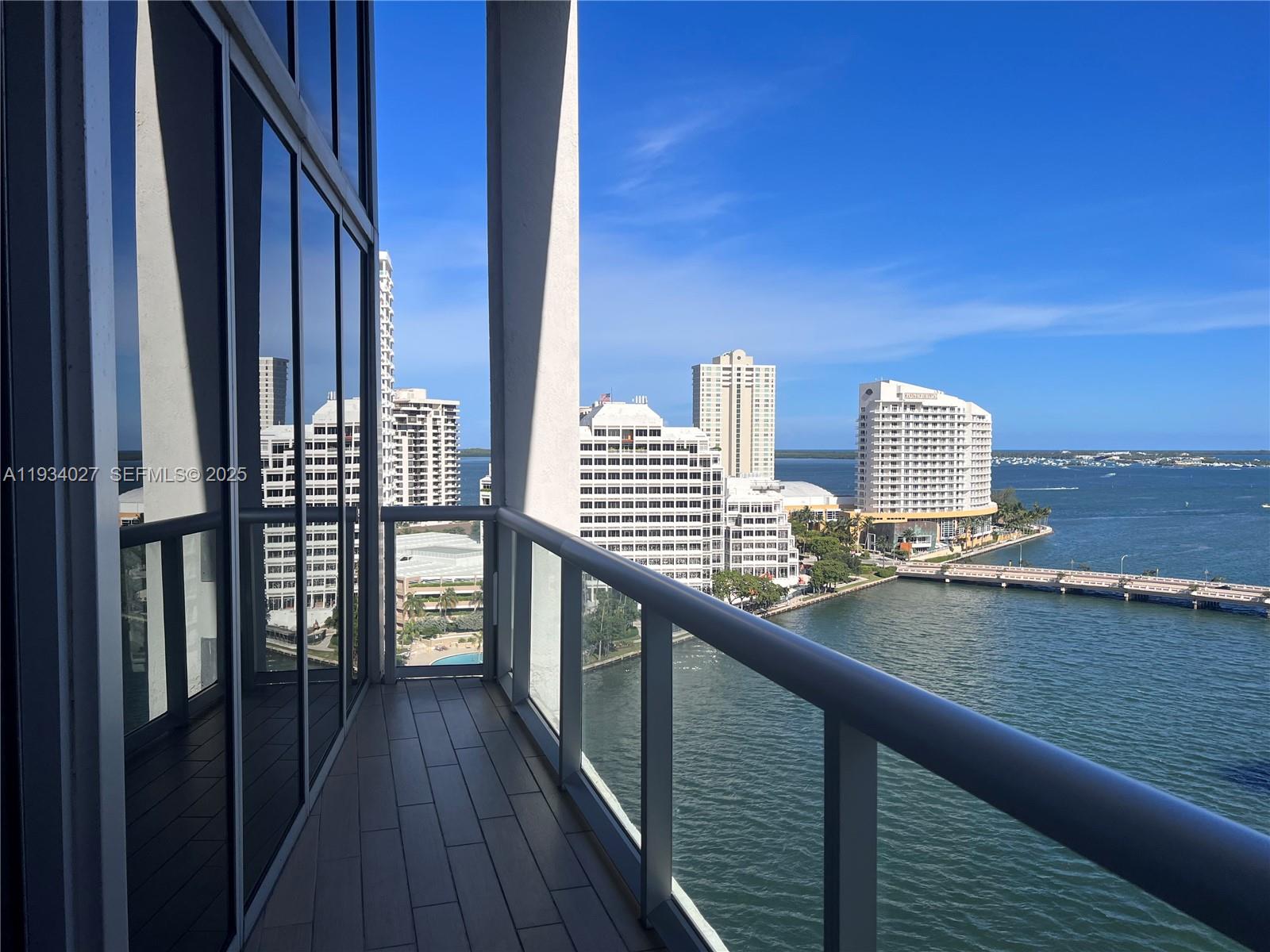image Icon Brickell II44