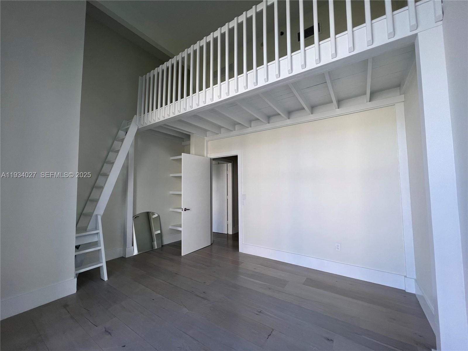 image Icon Brickell II54