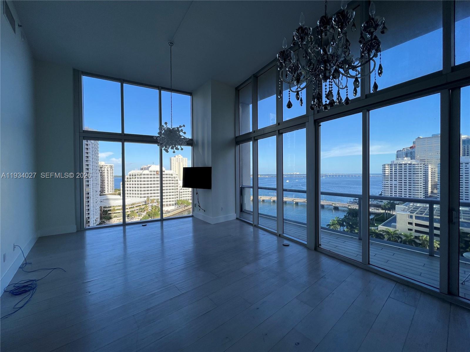 image Icon Brickell II56