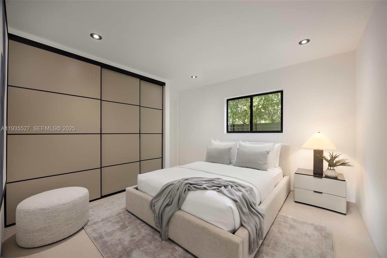 21480 Highland Lks Blvd #21480 Miami, FL 33179