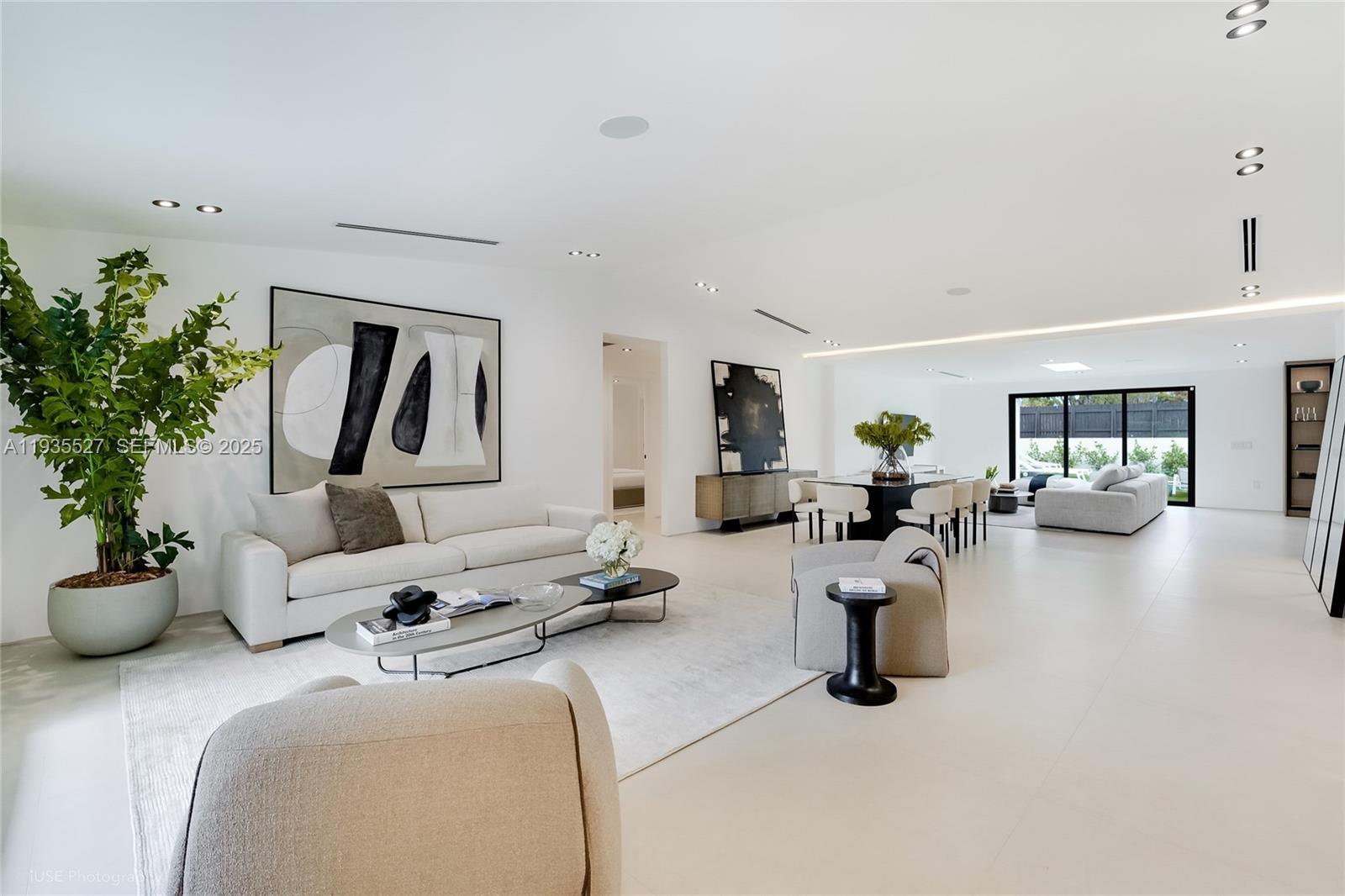 21480 Highland Lks Blvd #21480 Miami, FL 33179