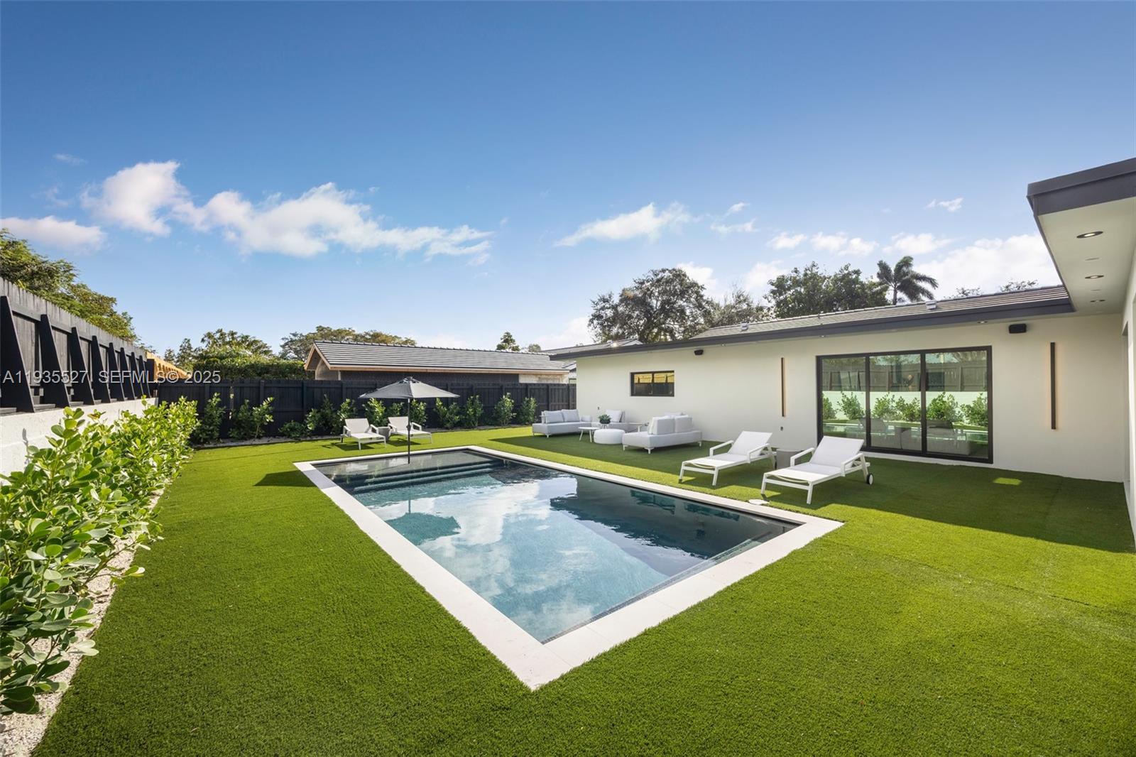 21480 Highland Lks Blvd #21480 Miami, FL 33179