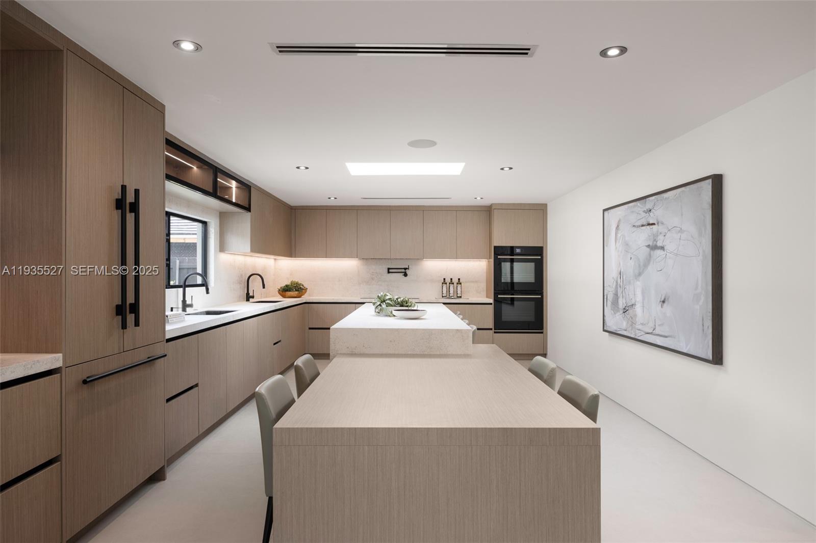 21480 Highland Lks Blvd #21480 Miami, FL 33179