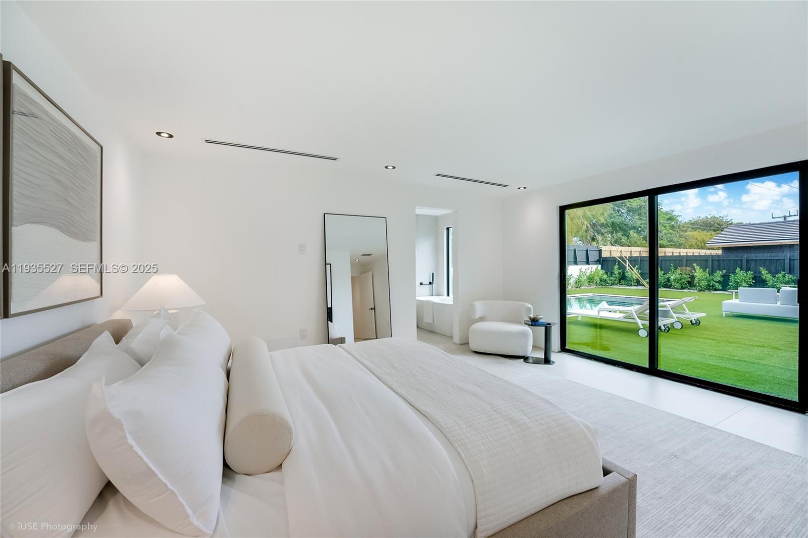 21480 Highland Lks Blvd #21480 Miami, FL 33179