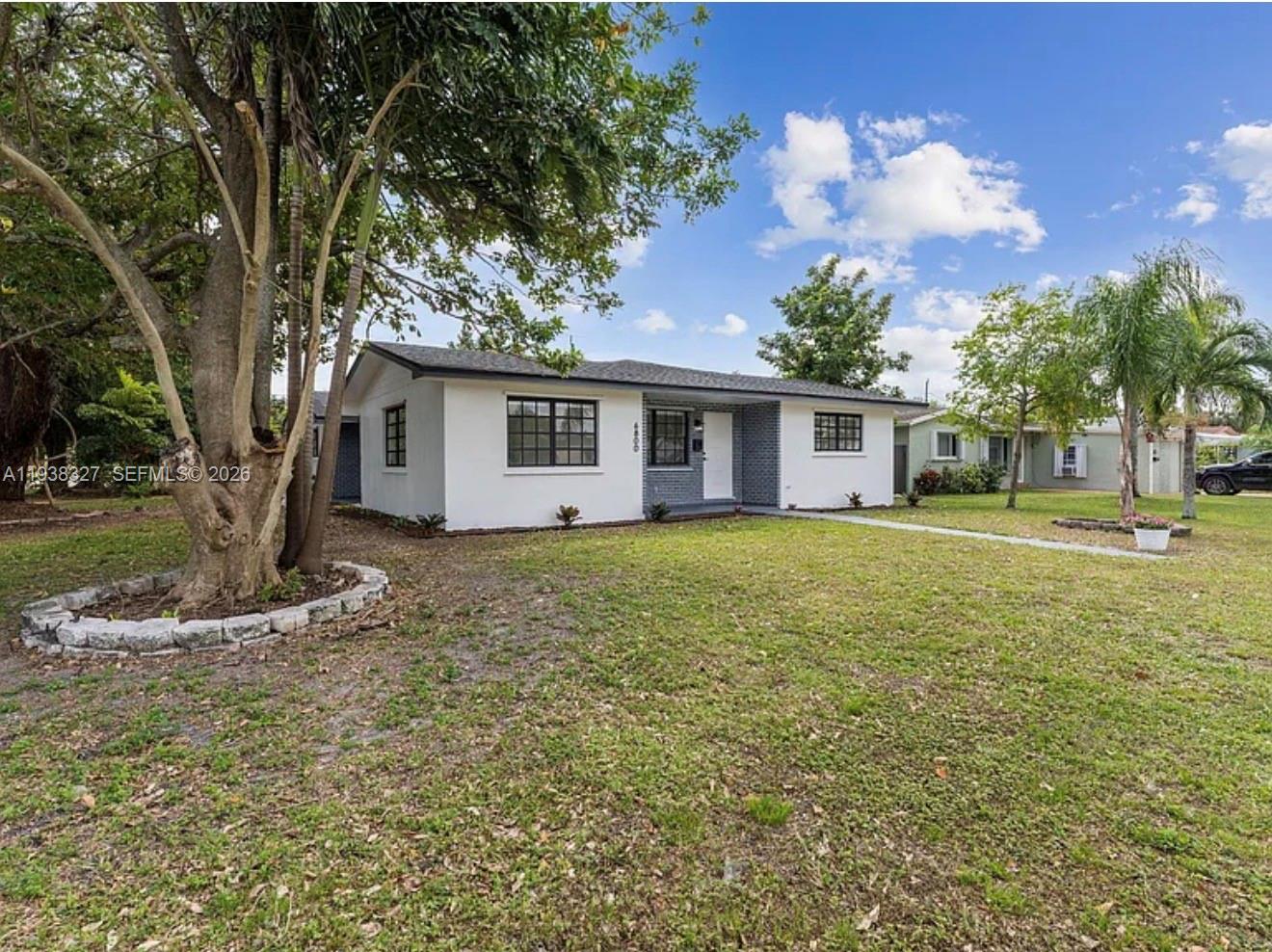 6800 SW 10th Ct Pembroke Pines, FL 33023