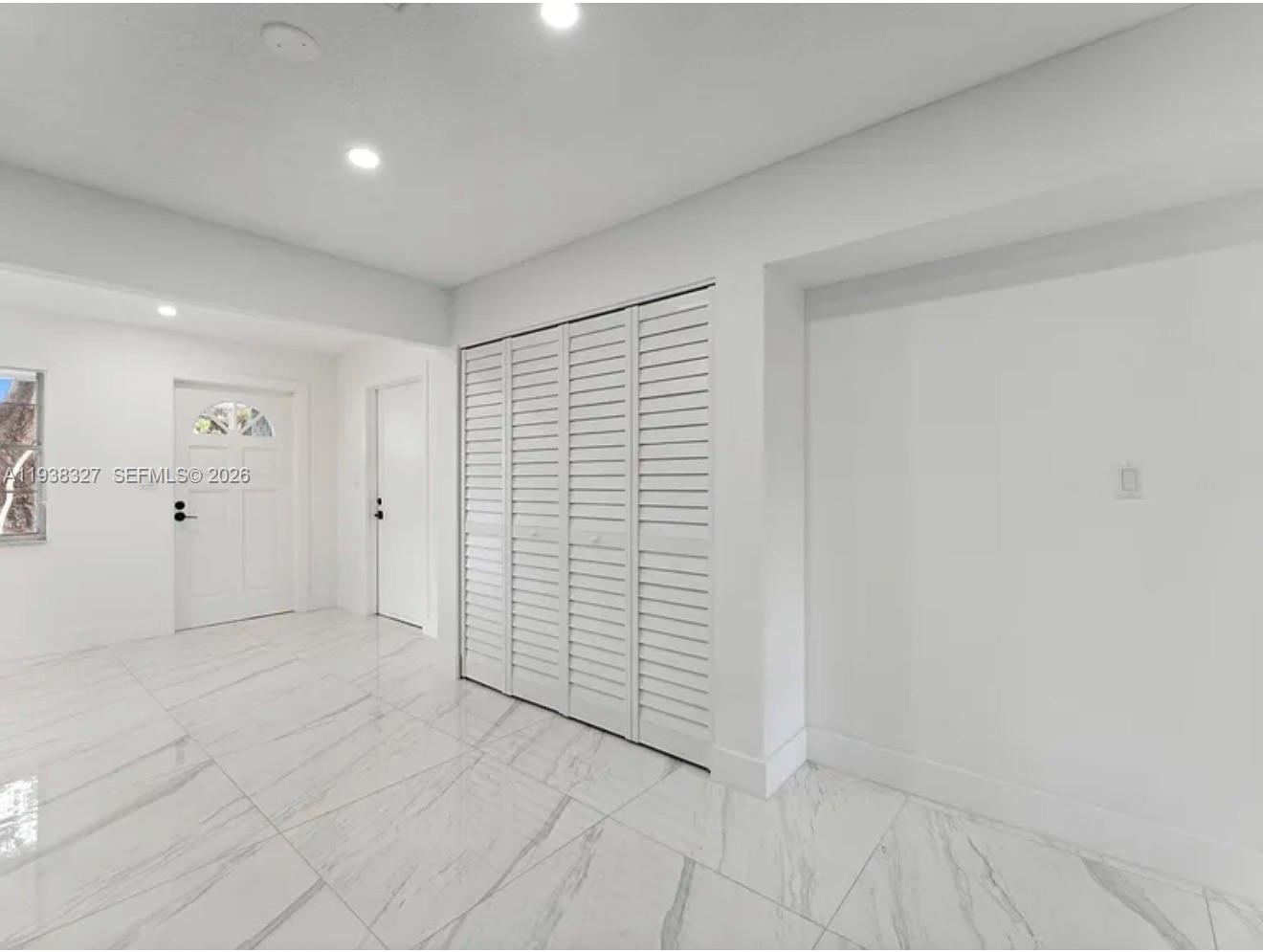 6800 SW 10th Ct Pembroke Pines, FL 33023