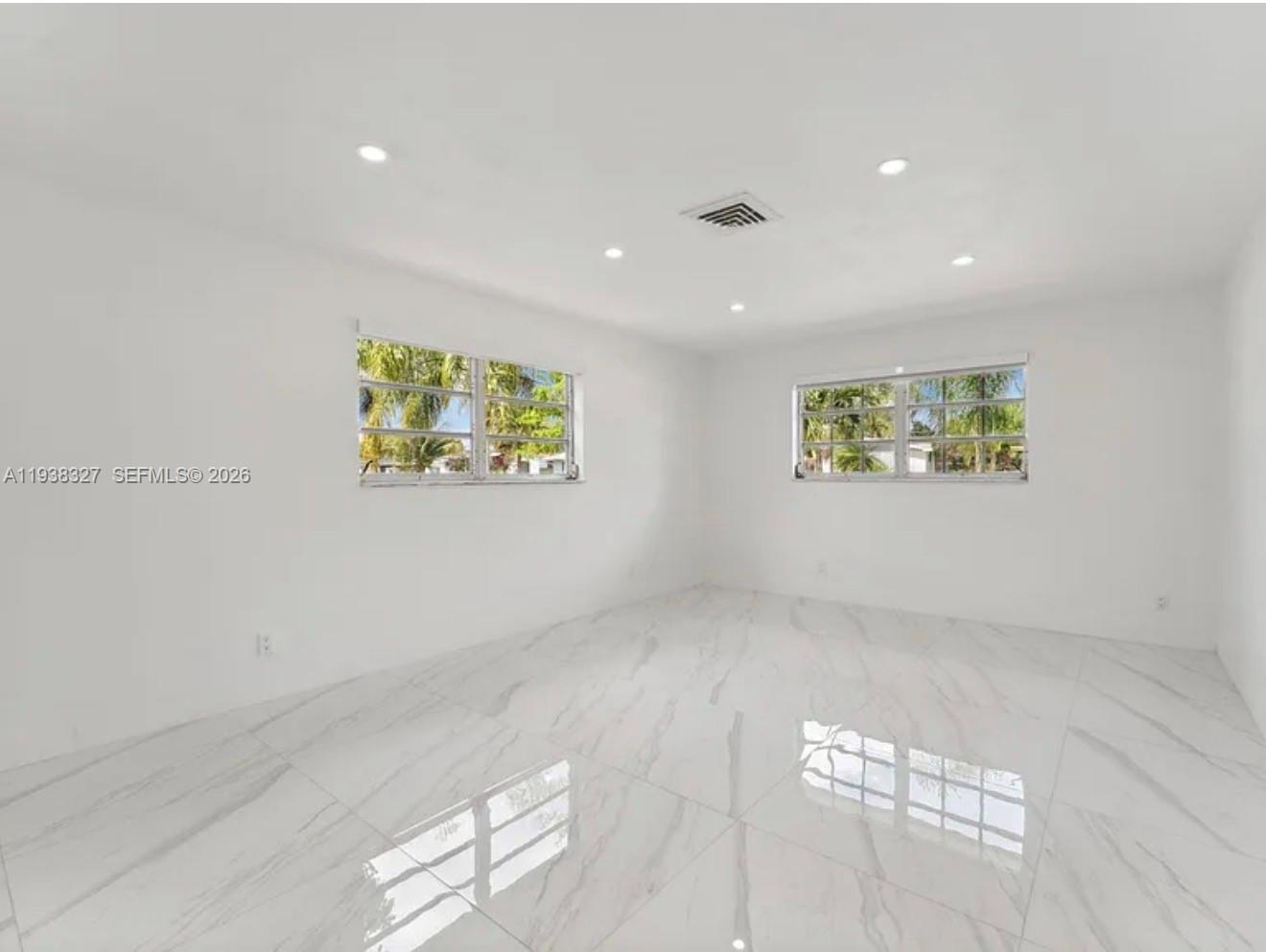 6800 SW 10th Ct Pembroke Pines, FL 33023