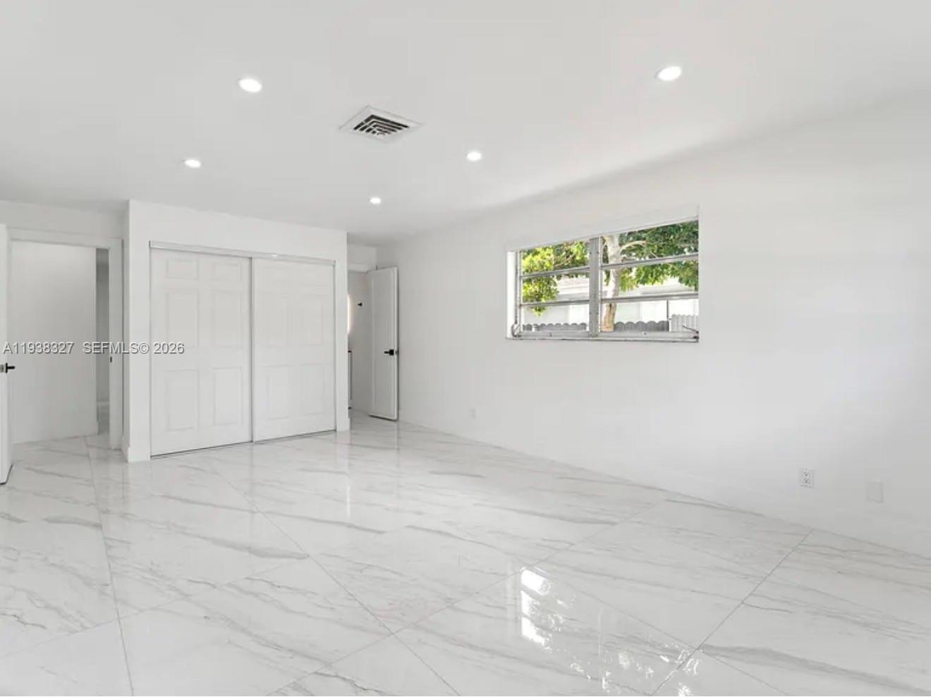 6800 SW 10th Ct Pembroke Pines, FL 33023