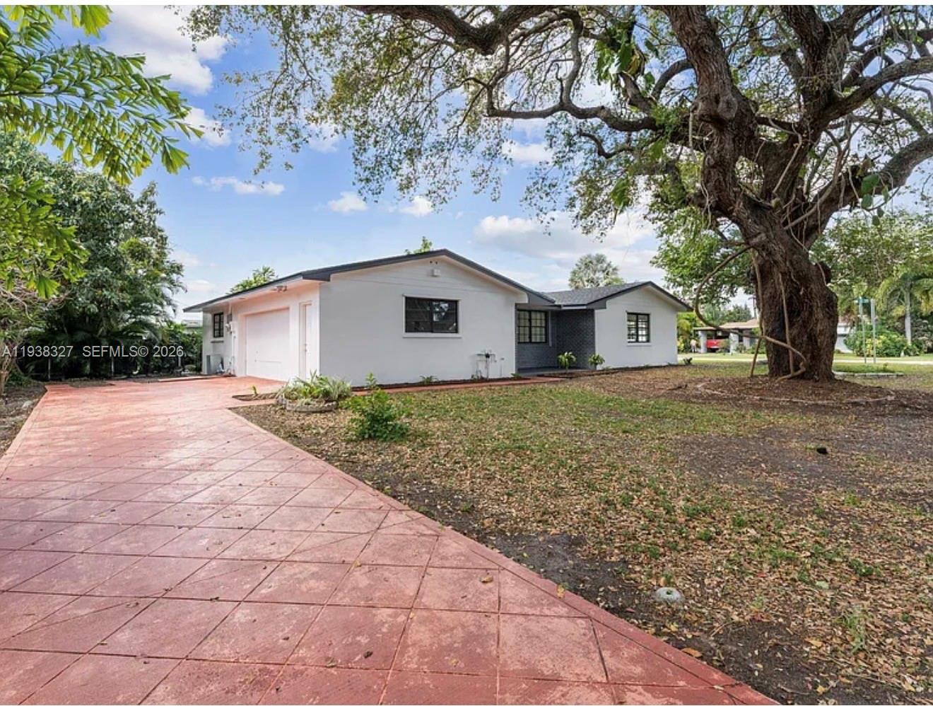 6800 SW 10th Ct Pembroke Pines, FL 33023