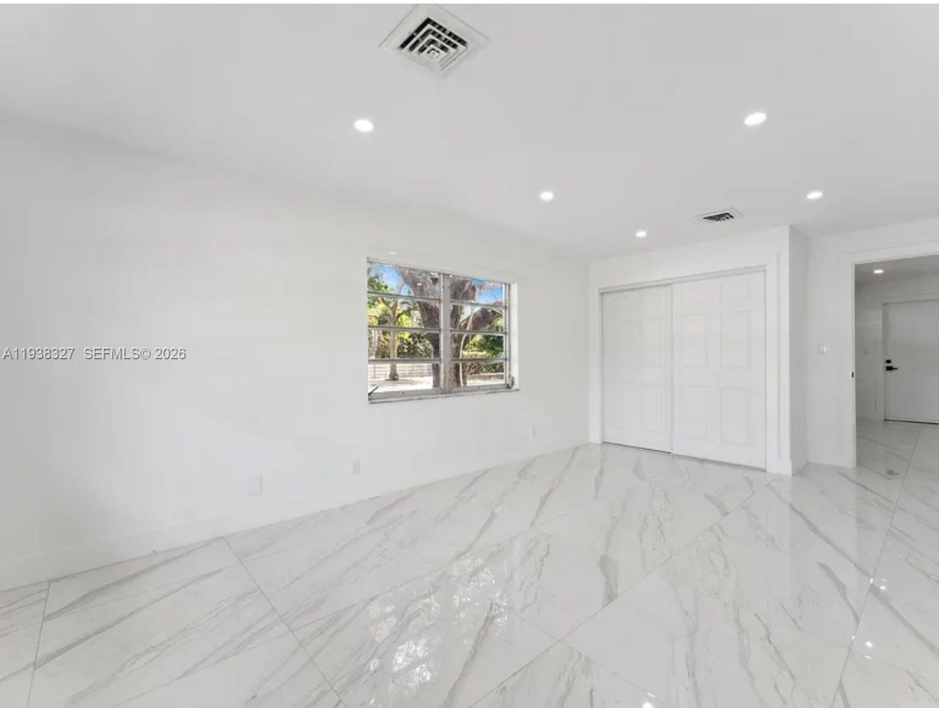 6800 SW 10th Ct Pembroke Pines, FL 33023