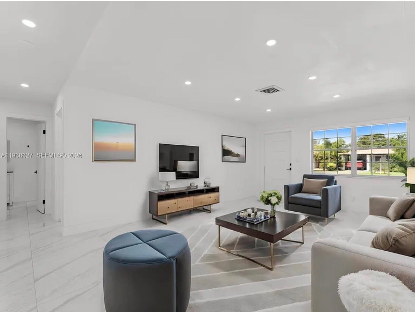 6800 SW 10th Ct Pembroke Pines, FL 33023