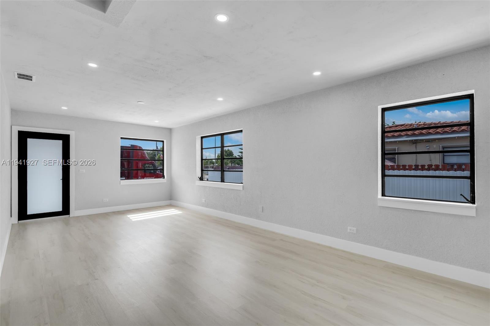 4485 E 8th Ave Hialeah, FL 33013