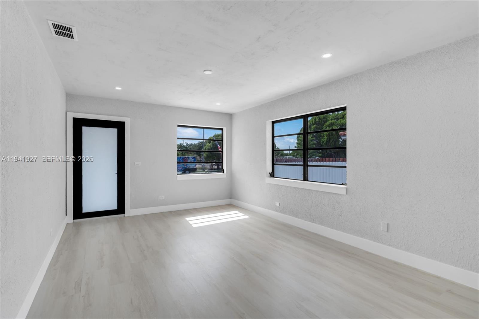 4485 E 8th Ave Hialeah, FL 33013