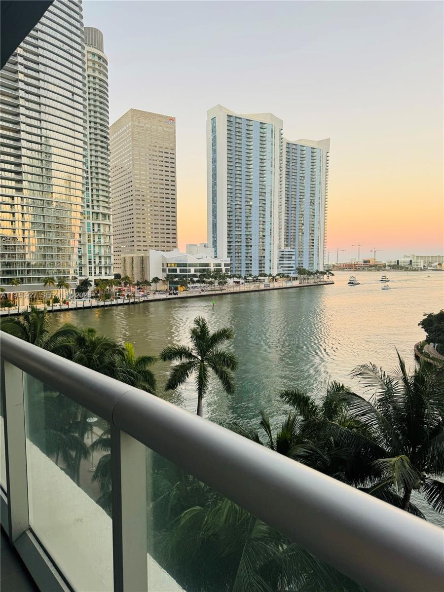465 Brickell Ave #618