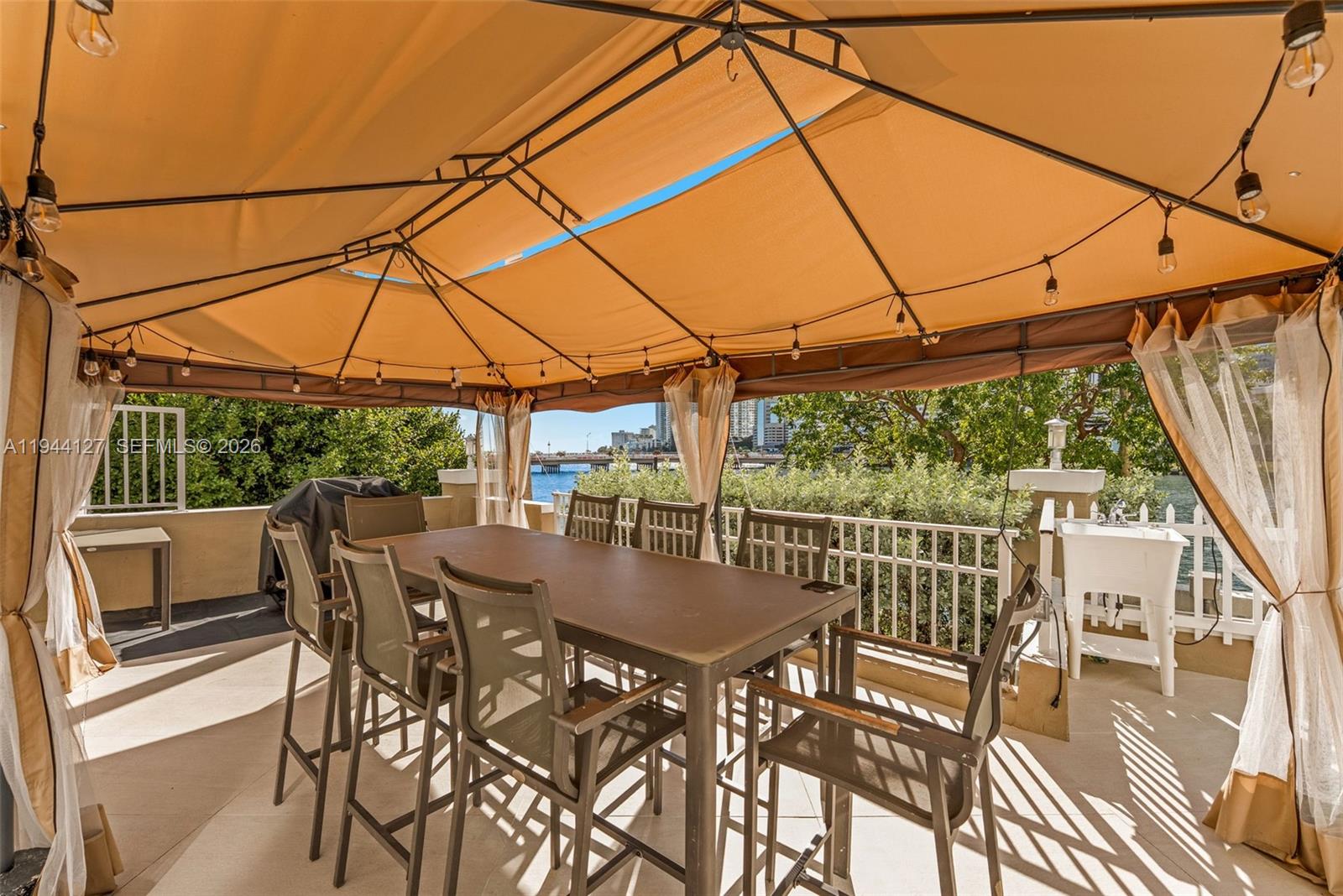 701 Brickell Key Blvd #1506 Miami, FL 33131