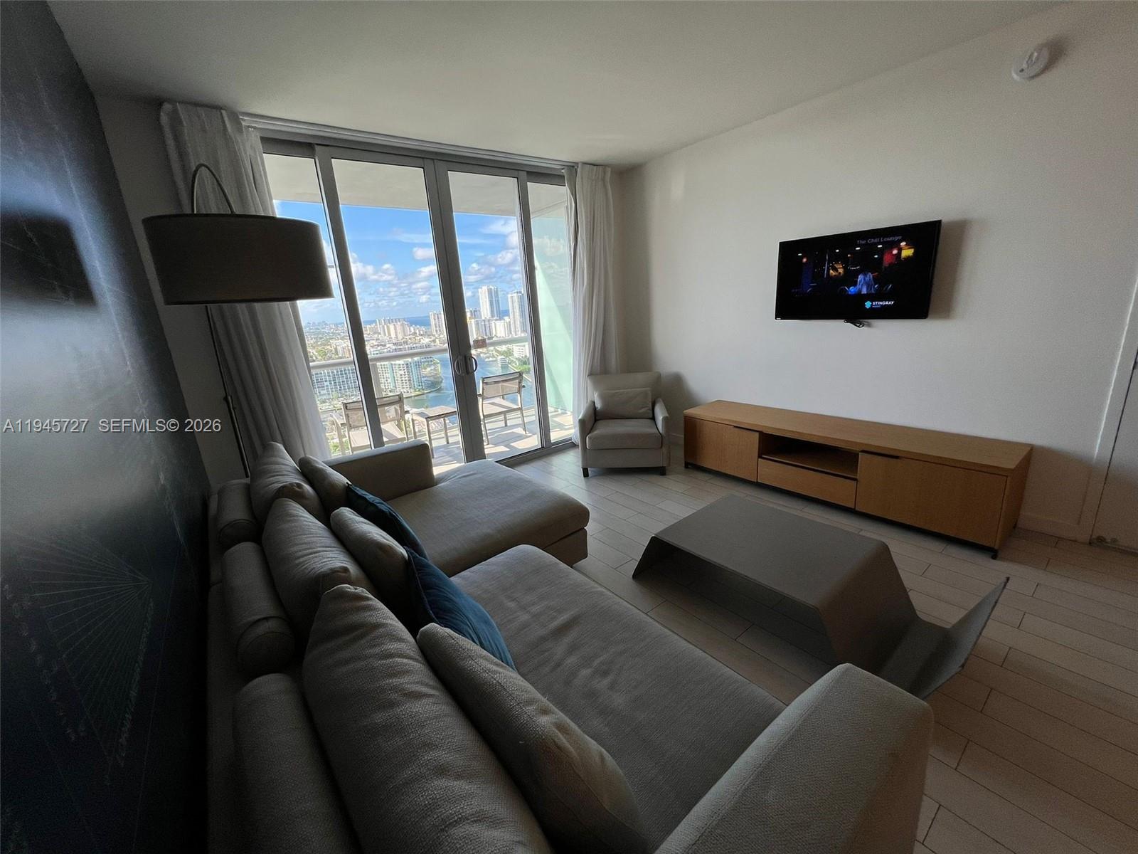 image Beachwalk Condominium9