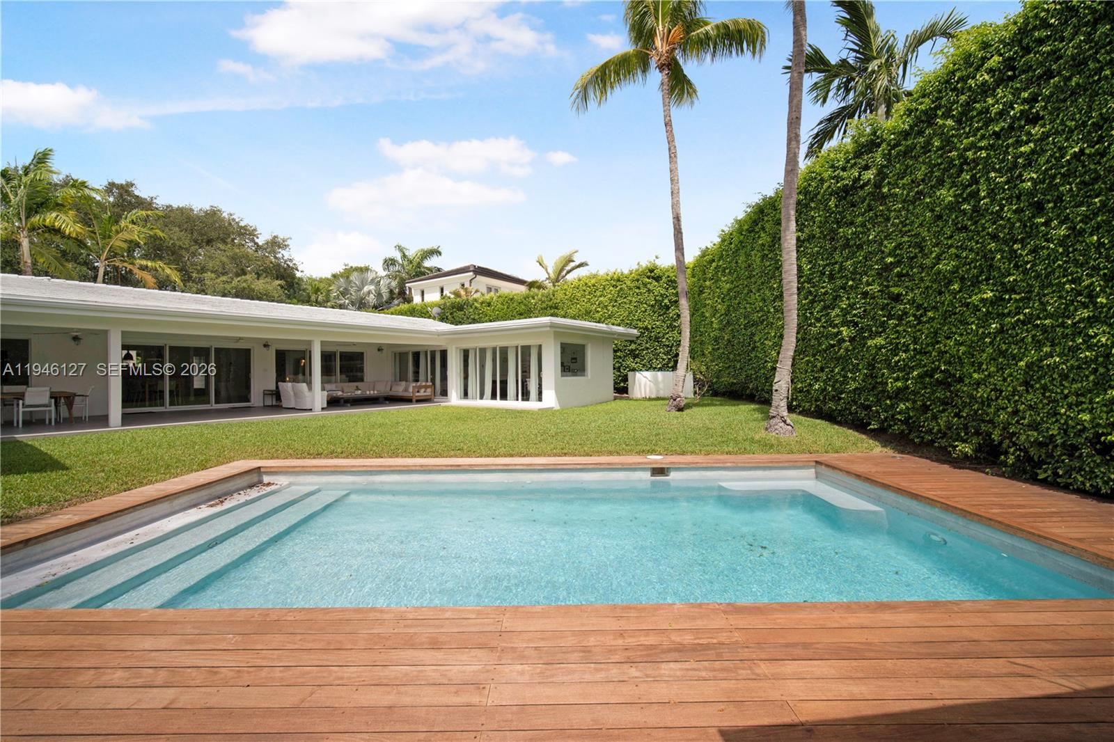 861 Harbor Dr Key Biscayne, FL 33149