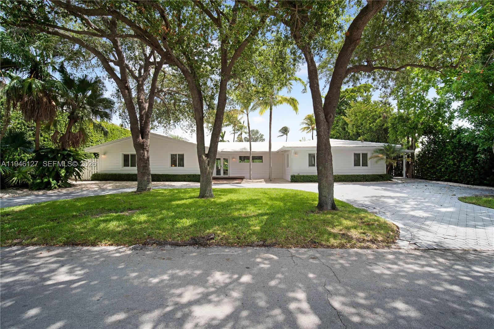 861 Harbor Dr Key Biscayne, FL 33149