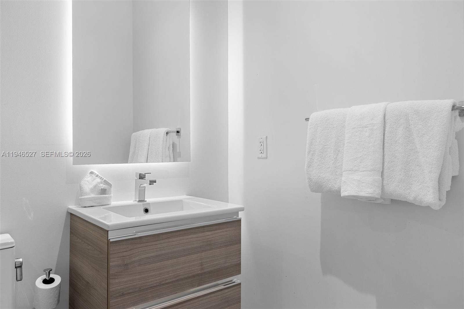 239 SW 9th St #2304 Miami, FL 33130