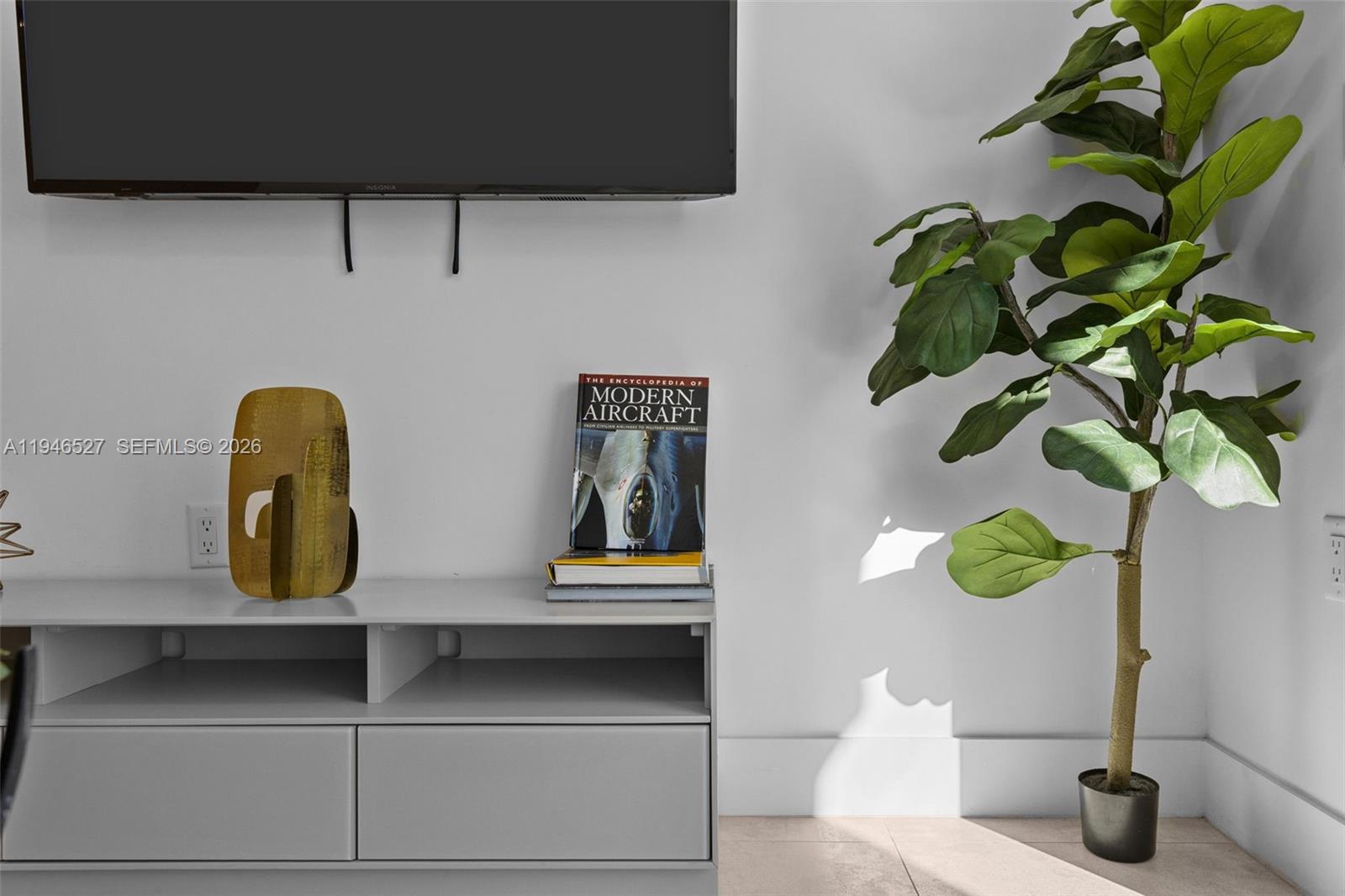 239 SW 9th St #2304 Miami, FL 33130