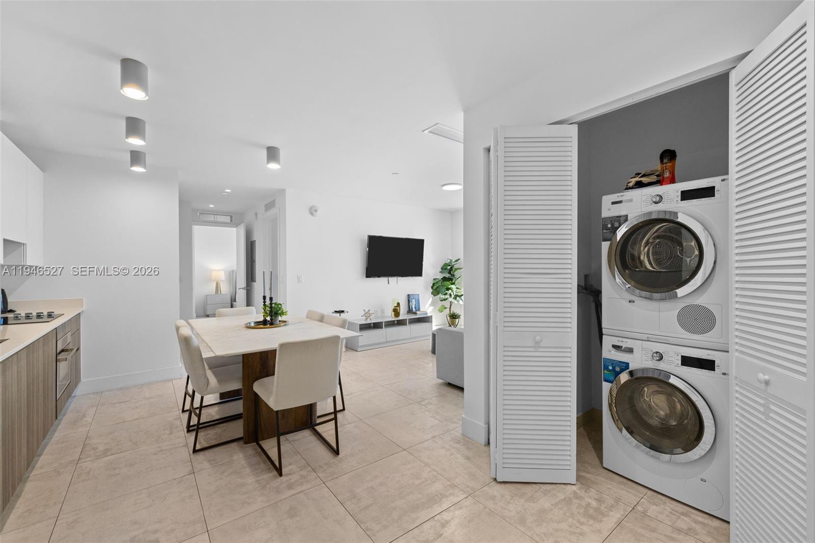 239 SW 9th St #2304 Miami, FL 33130