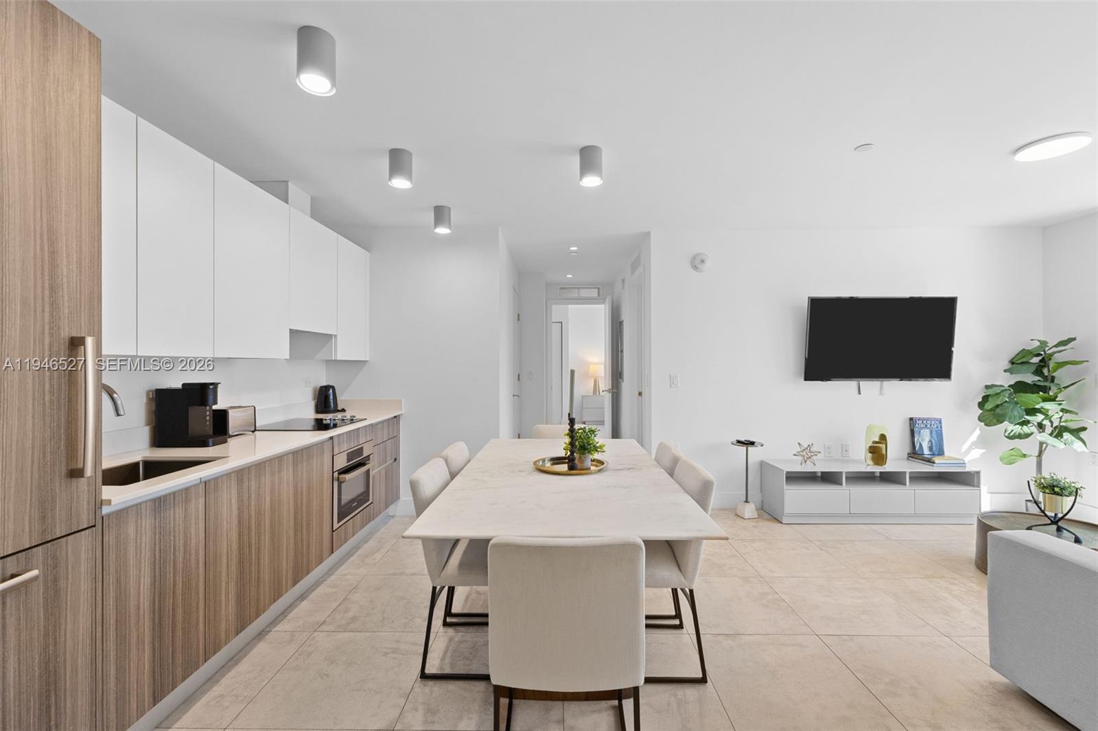 239 SW 9th St #2304 Miami, FL 33130